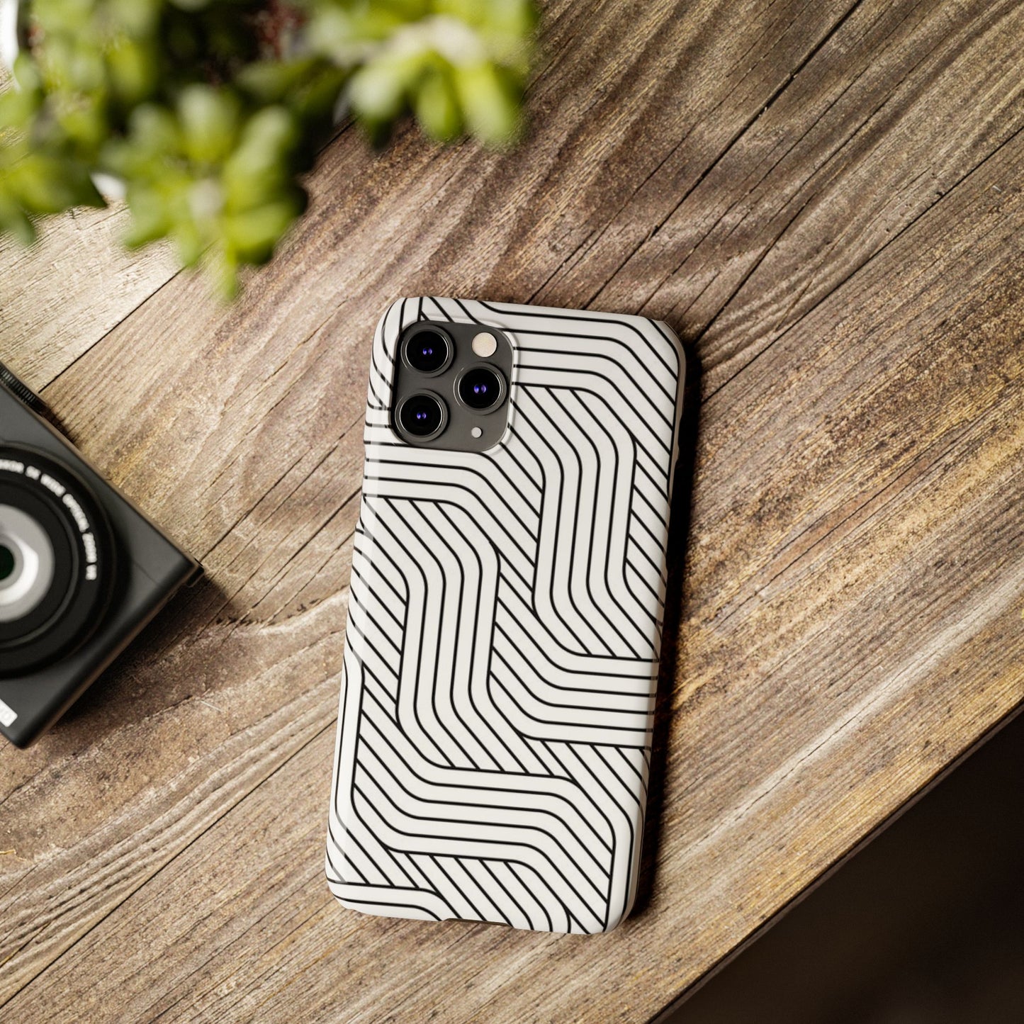 Stylish Geometric Slim Phone Case - Sleek Black and White Design for Minimalist Aesthetics