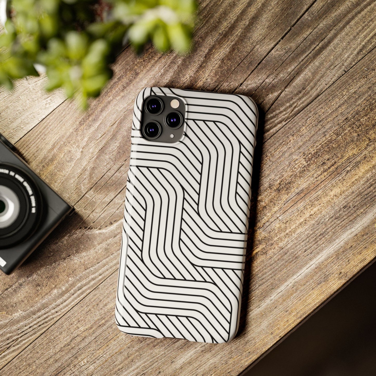 Stylish Geometric Slim Phone Case - Sleek Black and White Design for Minimalist Aesthetics